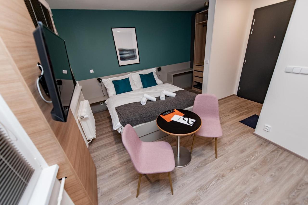 Apartments 4u: KAMPUS Upstairs Hradec Králové Extérieur photo