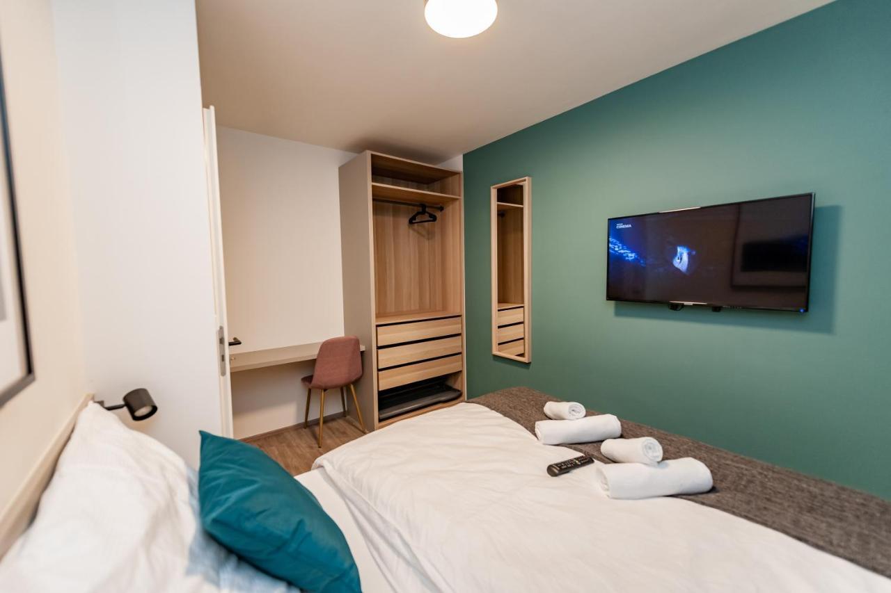 Apartments 4u: KAMPUS Upstairs Hradec Králové Extérieur photo